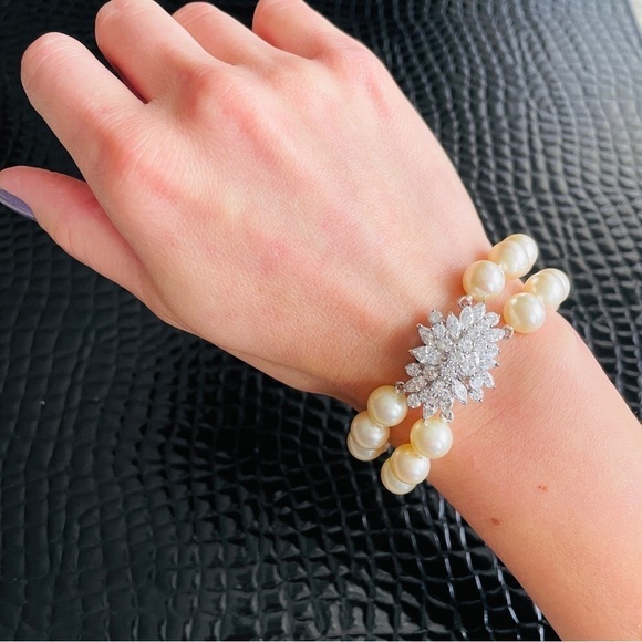 Vintage Fantasia By DeSerio Double Strand Simulated Pearl Necklace With … - Picture 15 of 15